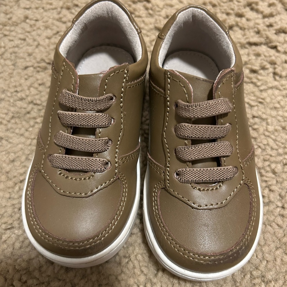 L'Amour Brown Toddlers' Sneaker Shoes